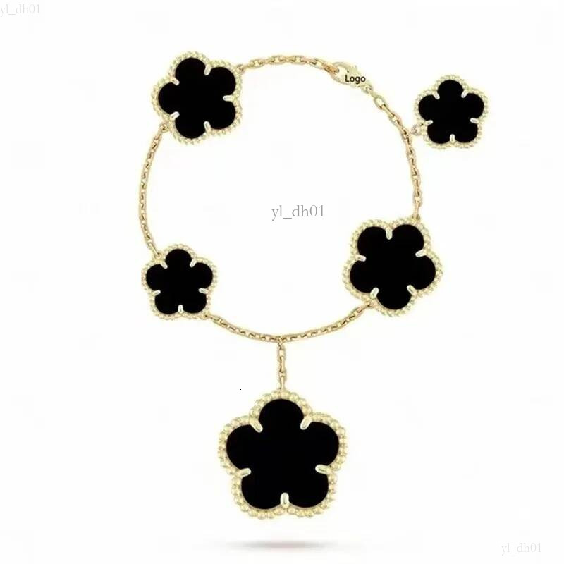 vanly jewelry fashion classic casual vanity necklace Different Sizes Flower Pendant Necklace in Multiple Colors Designer clover Jewelry 79f