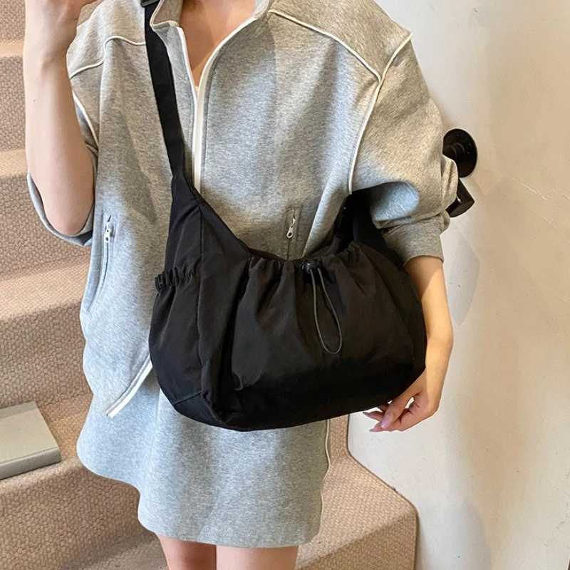 Simple Womens Nylon Shoulder Bags Large Capacity Ladies Drawstring Pocket Crossbody Bag Solid Color Female Tote Purse Handbags Y250730