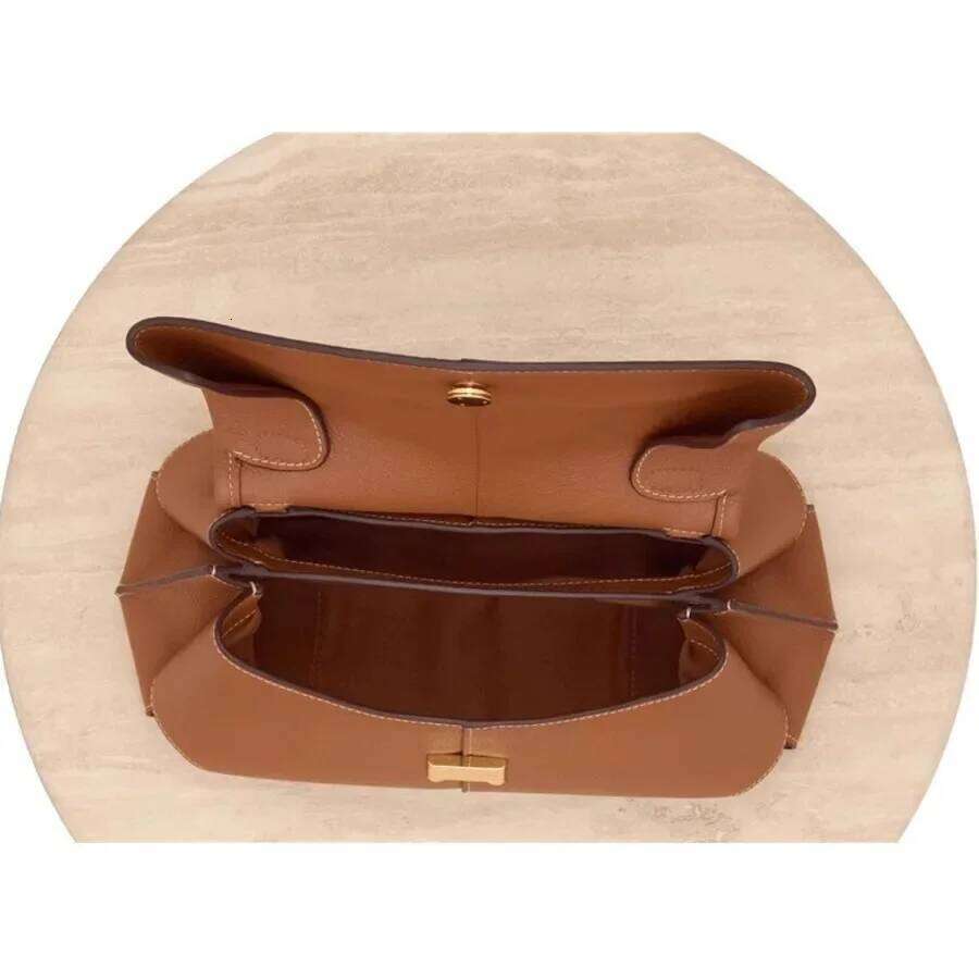 New HighEnd Leather Smile Designer Tote Saddle Bag Woman Pleated Design Single Shoulder Large Capacity Commuting Handbag bag