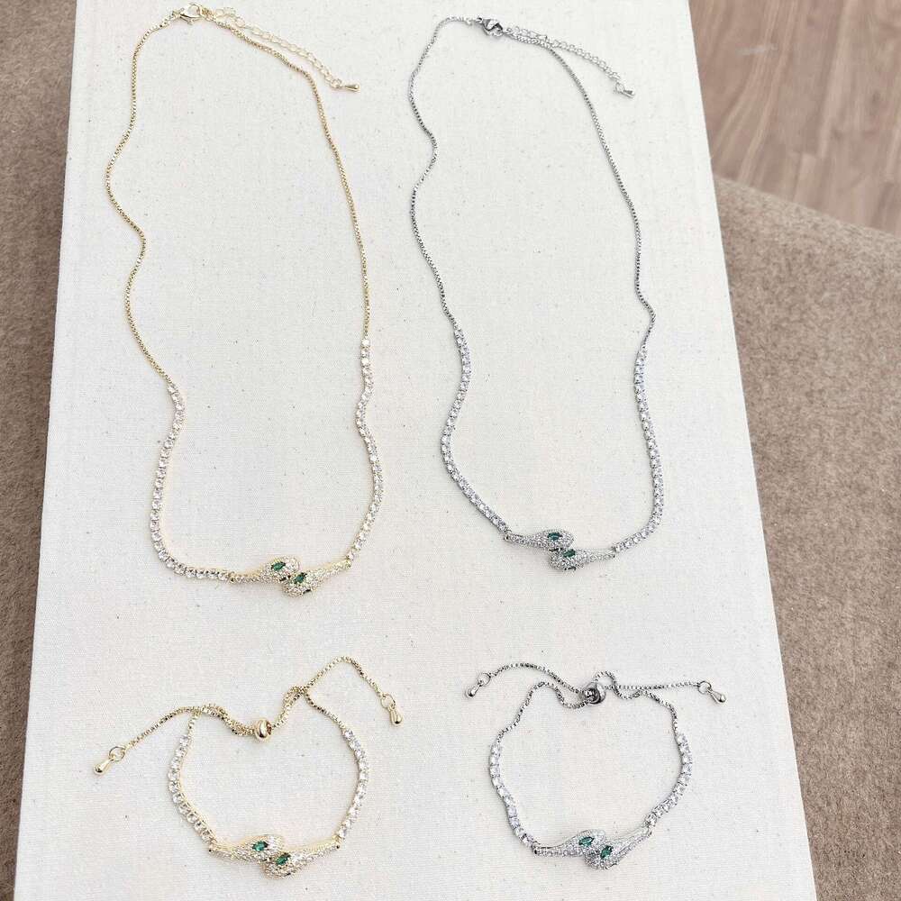 Niche Combination Green-Eyed Snake for Women, High-End Exquisite Adjustable Pull Necklace with Micro-Paved Zircon Bracelet 7e3