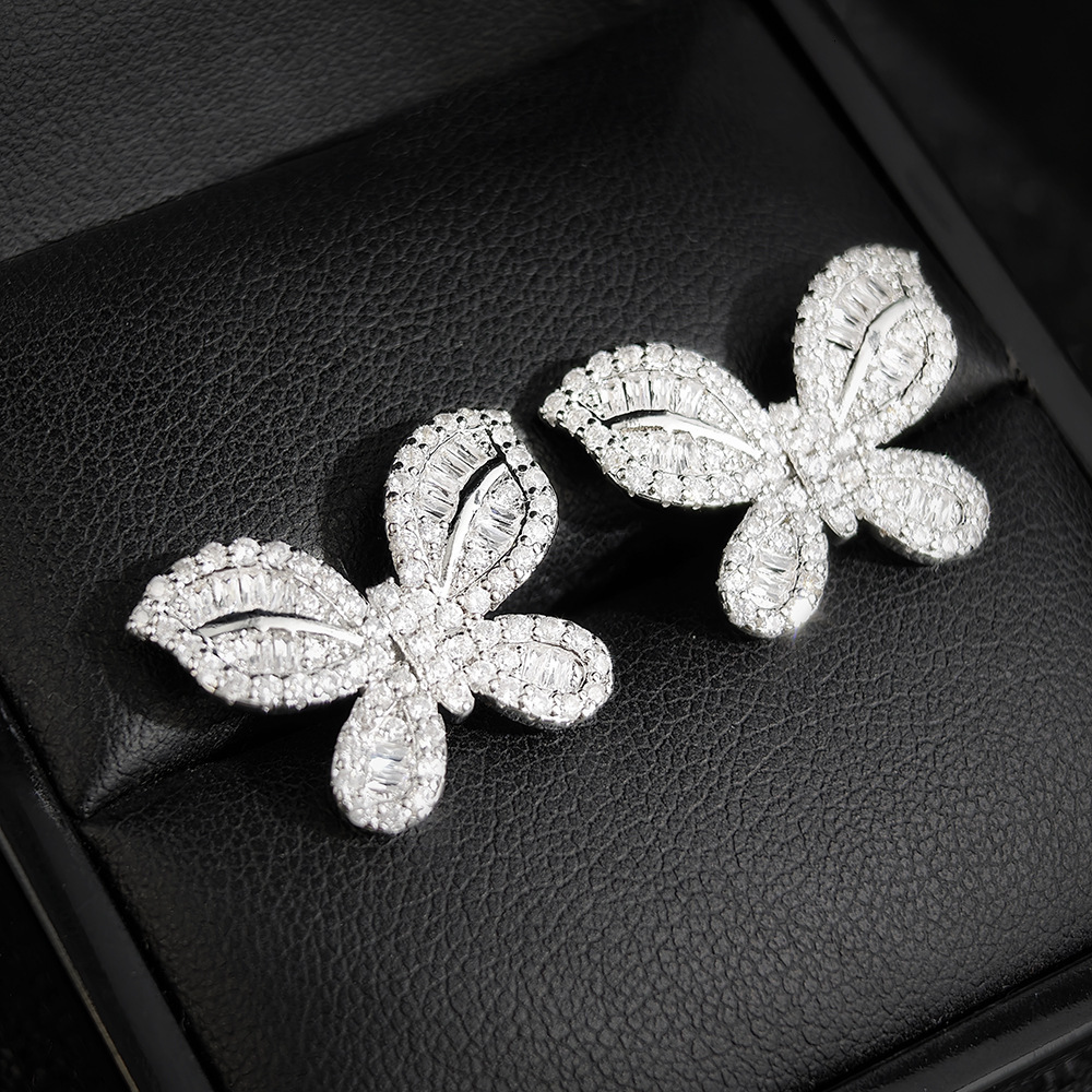 Korean Japanese Fashion Butterfly with Dias, Elegant and Simple Sier Needle White Gold for Women, Internet Celebrity Earrings e5613