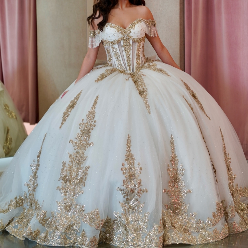 White Shiny Quinceanera Dresses Off The Shoulder Gold Applique Lace Beads Bow Tull Ball Gown Vestidos De 15 Anos Sweet 16 Dress