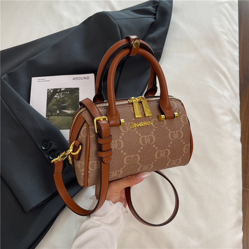 High appearance level of Boston bag women new small pillow bag fashion all go hand temperament shoulder crossbody bag
