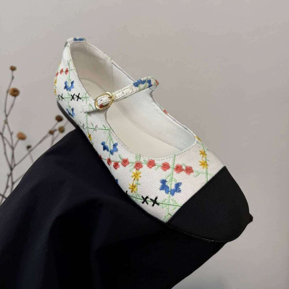 New Women Size34-41 Ballet Flats Embroider Mary Janes Round Toe Buckle Strap Leisure Designer Shoes Zapatillas De Mujer f38
