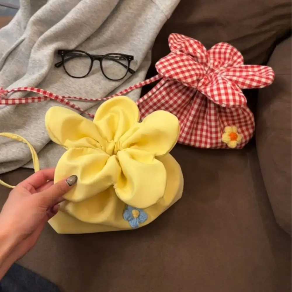 Casual Korean Style Plaid Drawstring Bag Cute Cloth Small Crossbody Bag Large Capacity Storage Bag Flower Handbag Women Y250730