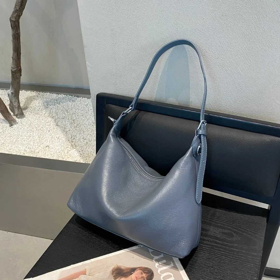 2025 Full-Grain Leather Crossbody Bag for Women Slim Commuter Purse with Zip Pockets Versatile Day-to-Night Bag Y250730