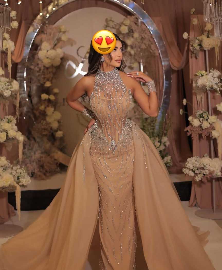 Luxury Sleeveless Sequins Evening Dresses Customized Elegant Beaded High Neck Prom Dress Detachable Tain Floor Length Party Gown