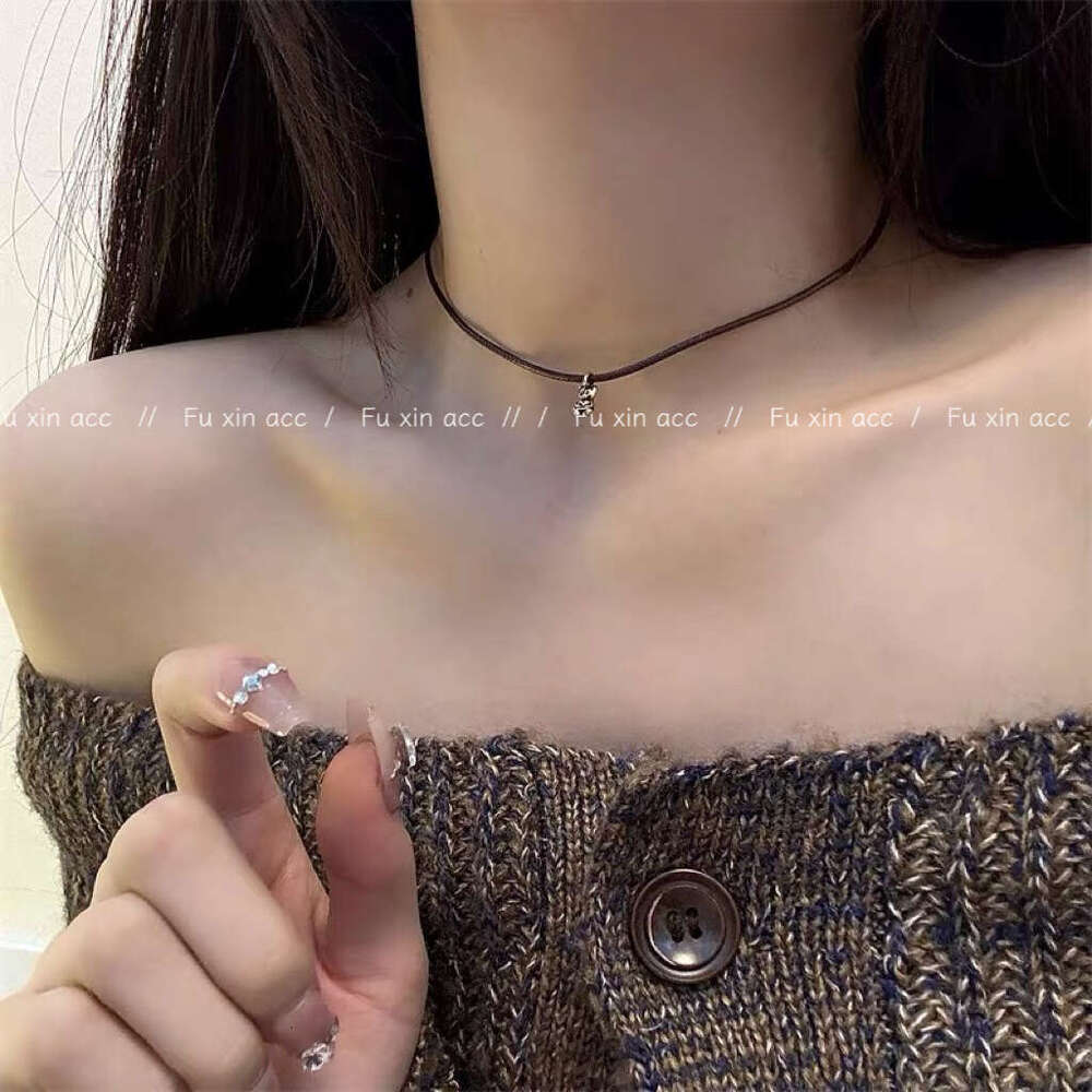 Minimalist Style Black Rope for Women, Light Niche Cute Gold Sier Bear Clavicle Chain, Small and Exquisite Choker Necklace d55