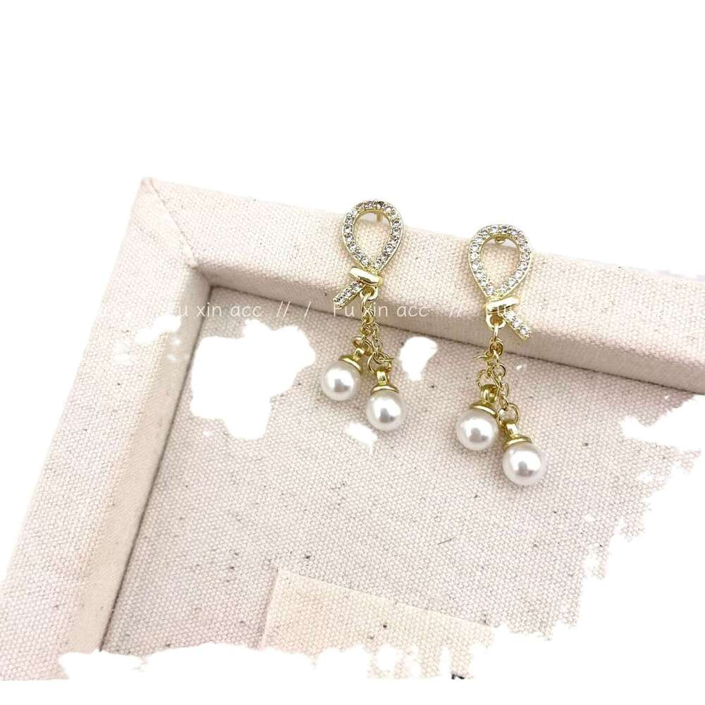 Zircon Half-Half Knot Tassel Pearl Earrings for Women, Light Fashion Versatile Stud Earrings, Niche Design with a Sense of Sophistication c76