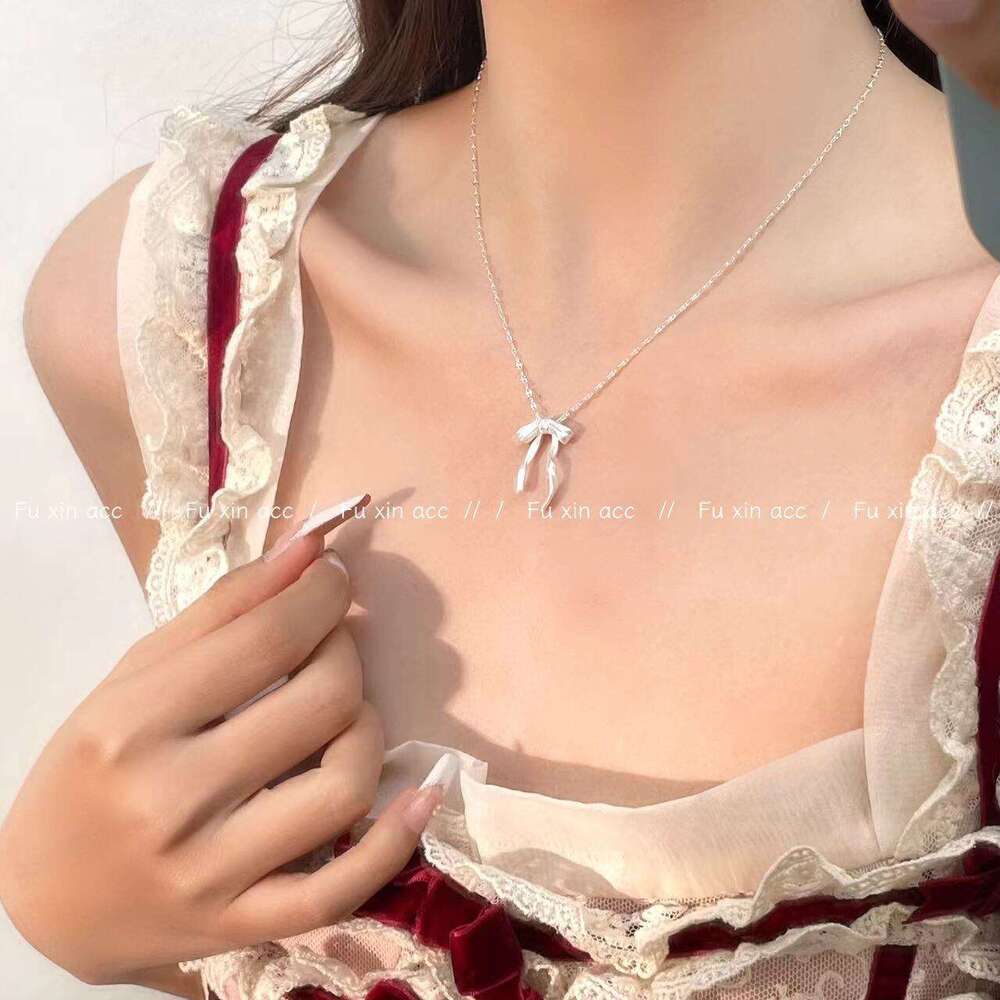 French Style Sier Ribbon Bow Necklace for Women, Light Niche High-end Clavicle Chain, Fashionable Versatile Long Neck Chain 9a8