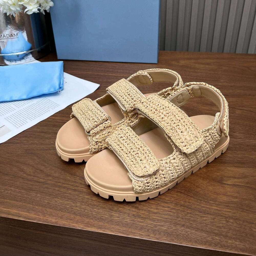 New Women Size35-41 Weaving Beach Sandals Genuine Leather Flats Solid Colors Hook Loop Designer Shoes Zapatillas De Mujer c17