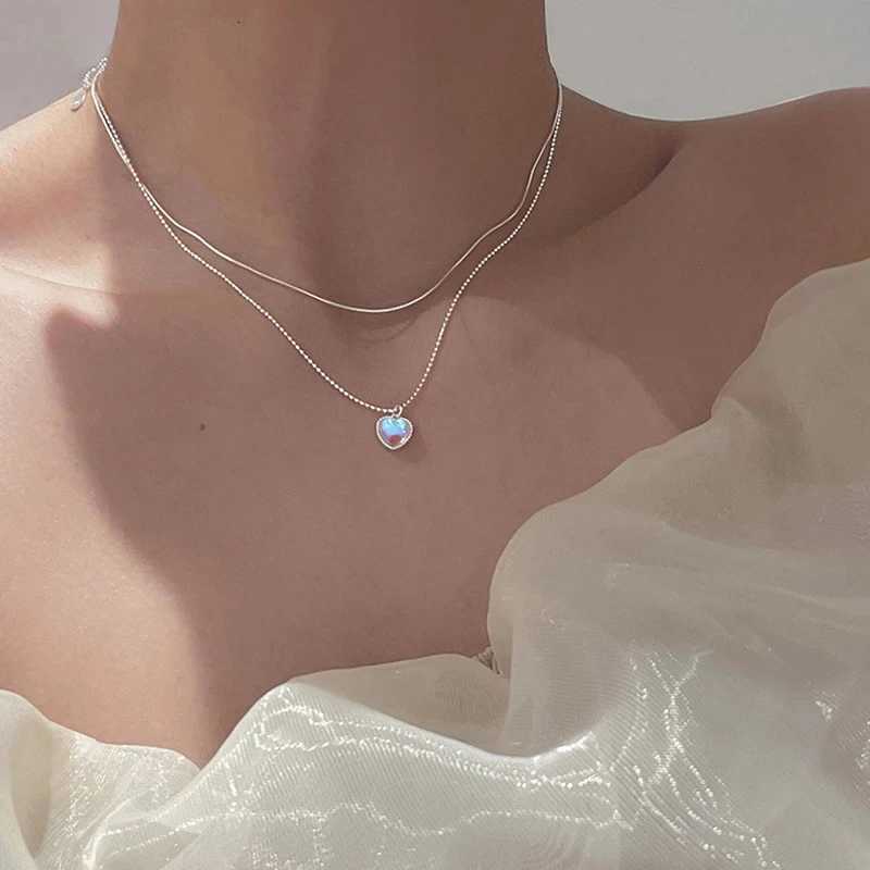 Silver Color Double Love Heartshaped Moonstone Pendant Necklace for Women Gradient Gemstone Clavicle Chain Couple Z250731 Z250910