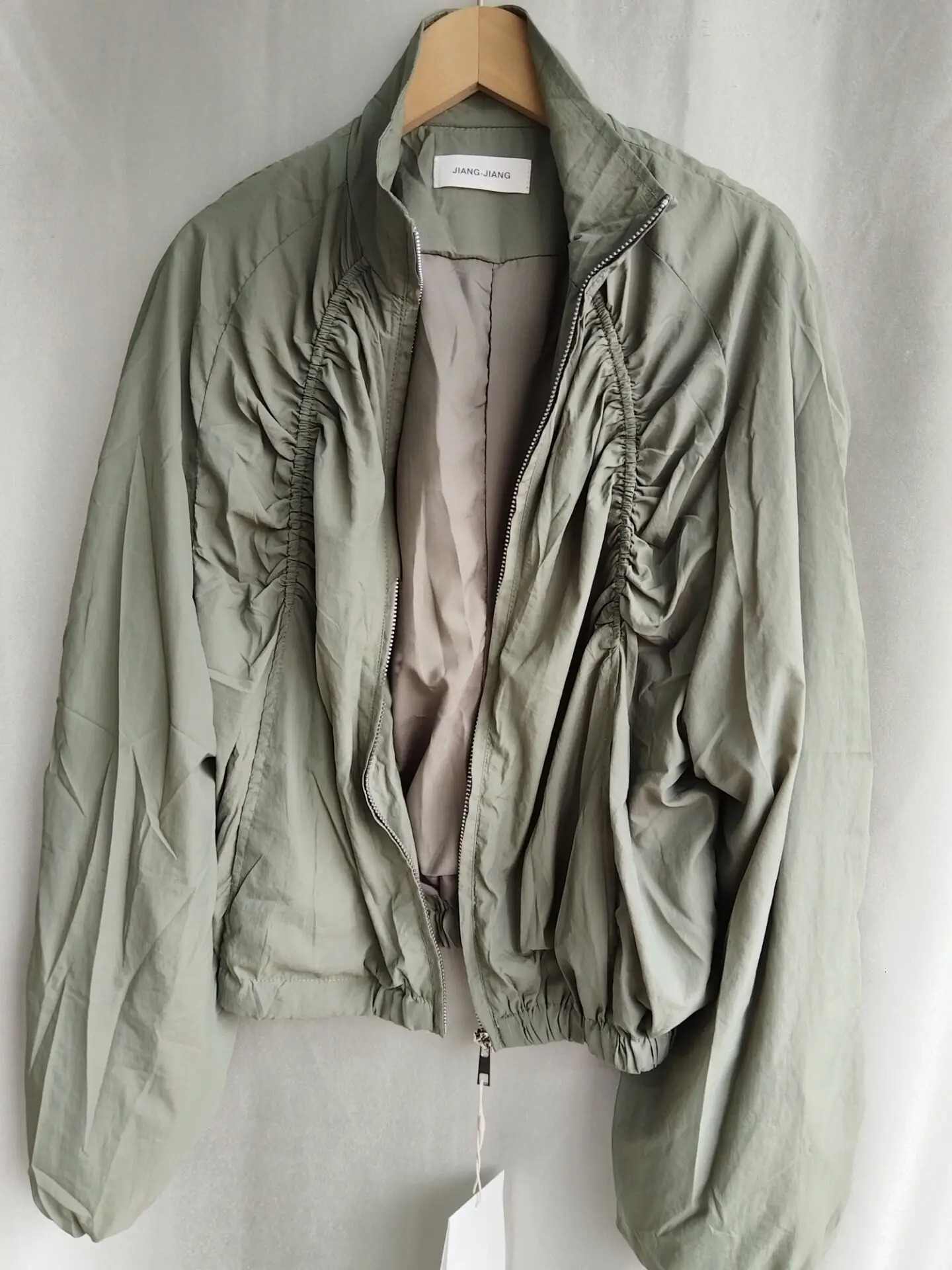 Kusahiki Stand Up Collar Pleated Short Cargo Jacket Womens Spring Style Coat Retro Casual Top 250731