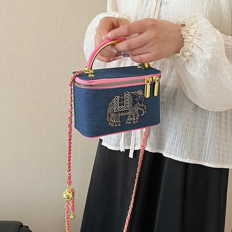 Korean Style Chain Handbag for Women 2025 New Fashion Trendy Personality Rhinestone Shoulder Crossbody Box Bag ddmymoon