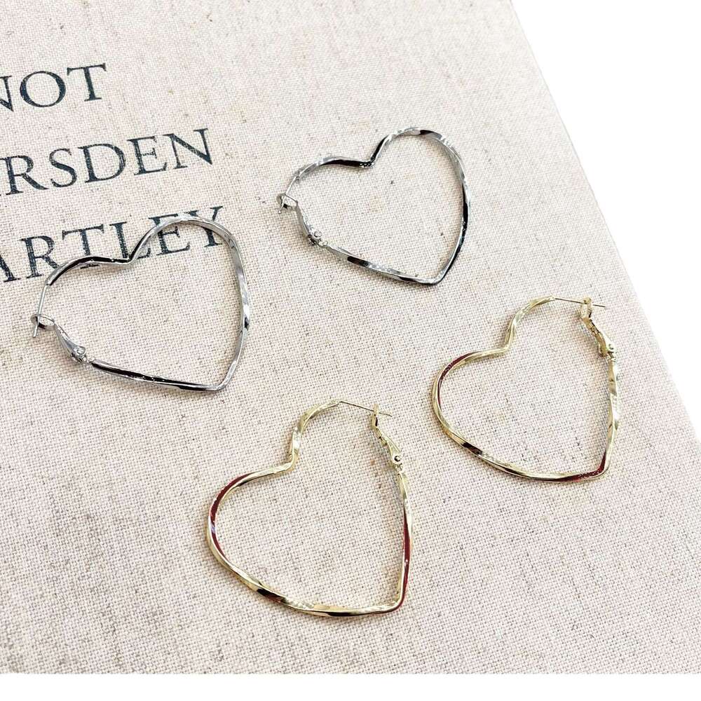 Minimalist Cool Style Sier Large Hoop Women, Simple Geometric Heart Earrings, Exaggerated Daily Earrings for Women 748