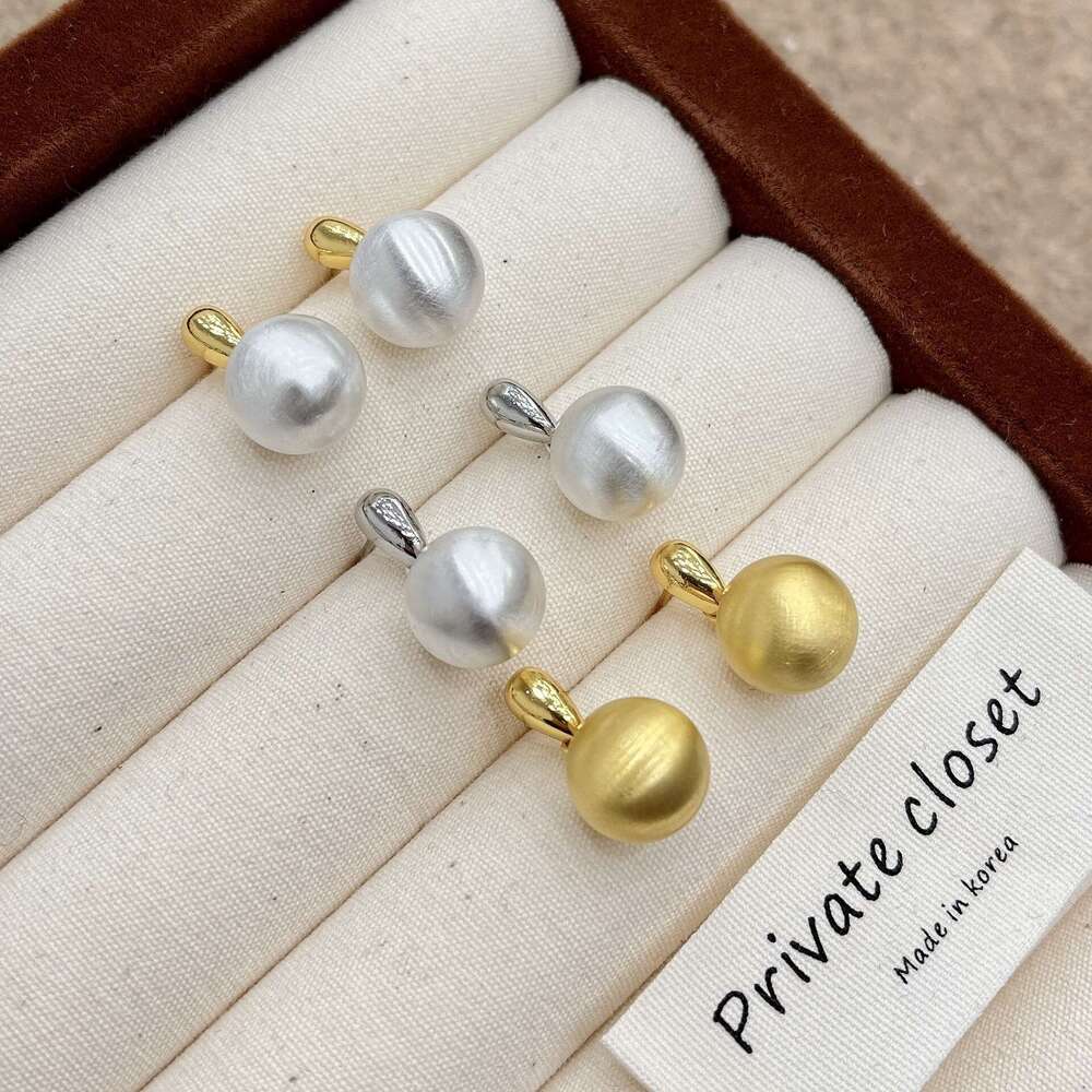 French Matte Metal Ball for Women Korean Style Niche Design High-end Fashion New Minimalist Versatile Earrings 609