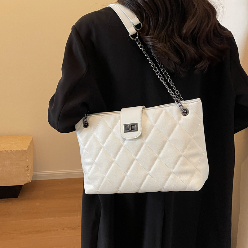 New fashion casual rhombus embroidery thread crossbody chain underarm bag single shoulder diagonal span bag large capacity