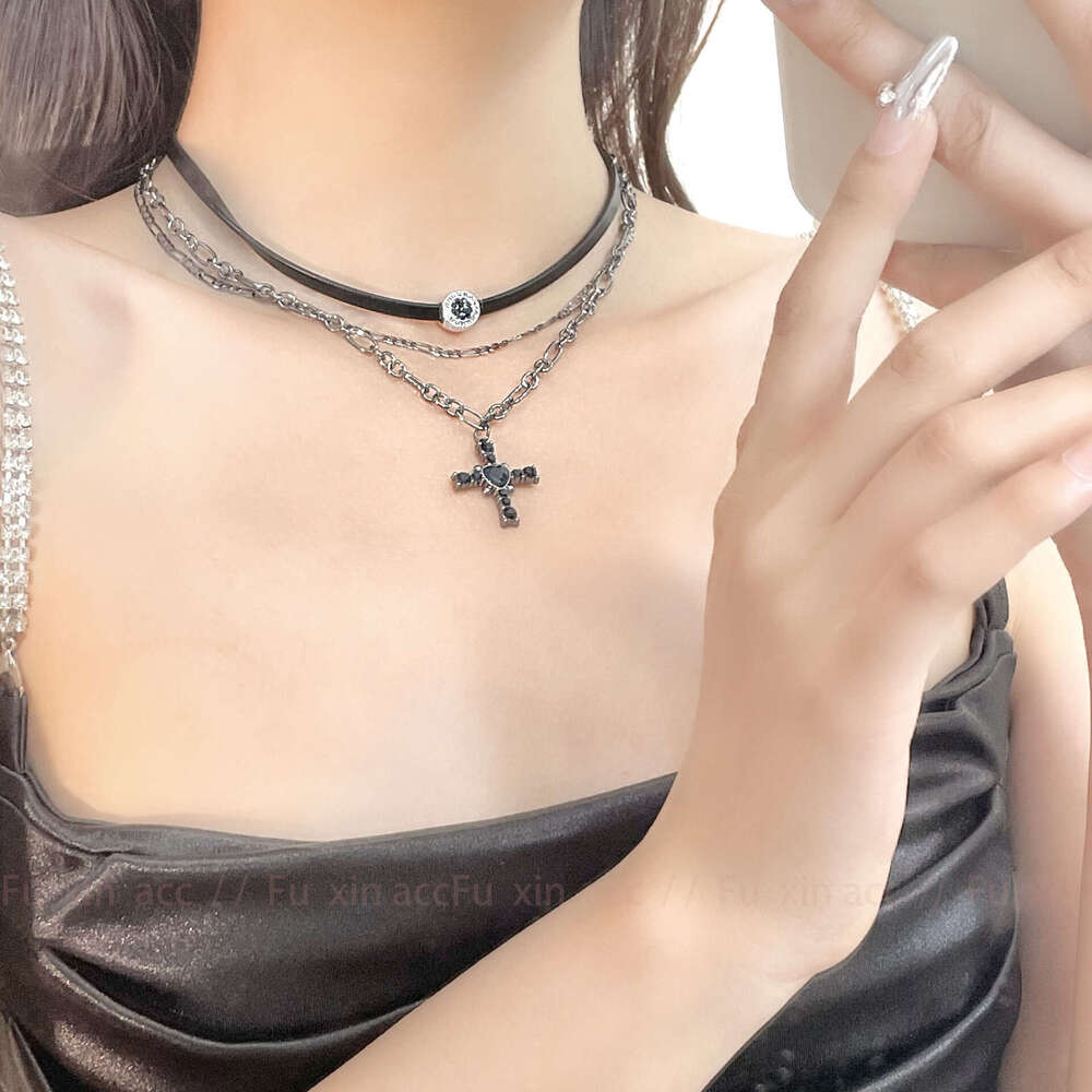 Dark Cross Leather Cord Multi-layer Stacked Necklace for Women Sweet Cool Light Simple Design Exquisite High-end Clavicle Chain b28