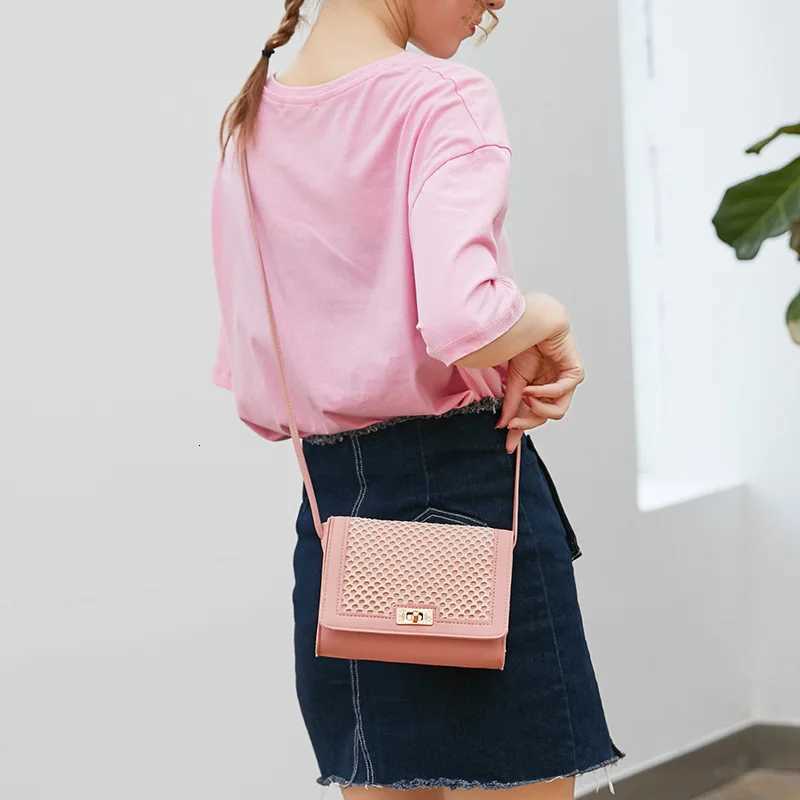 New Womens Messenger Bags Fashion All-match Small Square Bag Trend Mesh Bag Hit Color One-shoulder Mobile Phone Bag Y250730