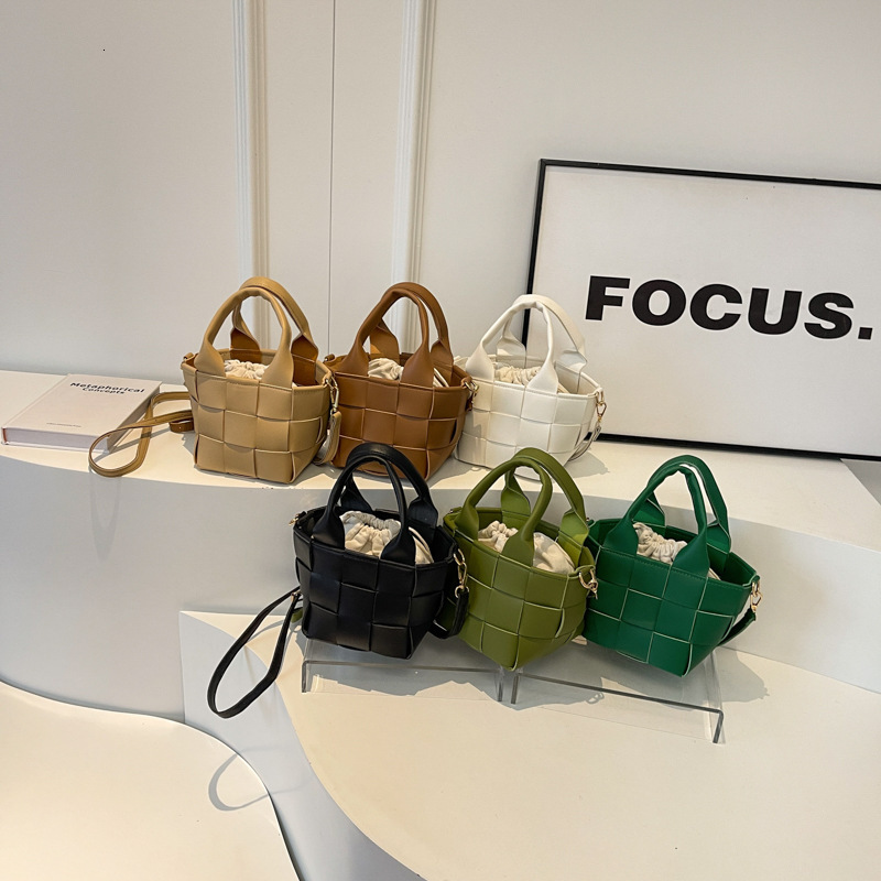 New Fashion Korean Style Woven Women's Unique Niche Design Ladies Shoulder Bag Autumn Winter Crossbody Handbag ddmymoon