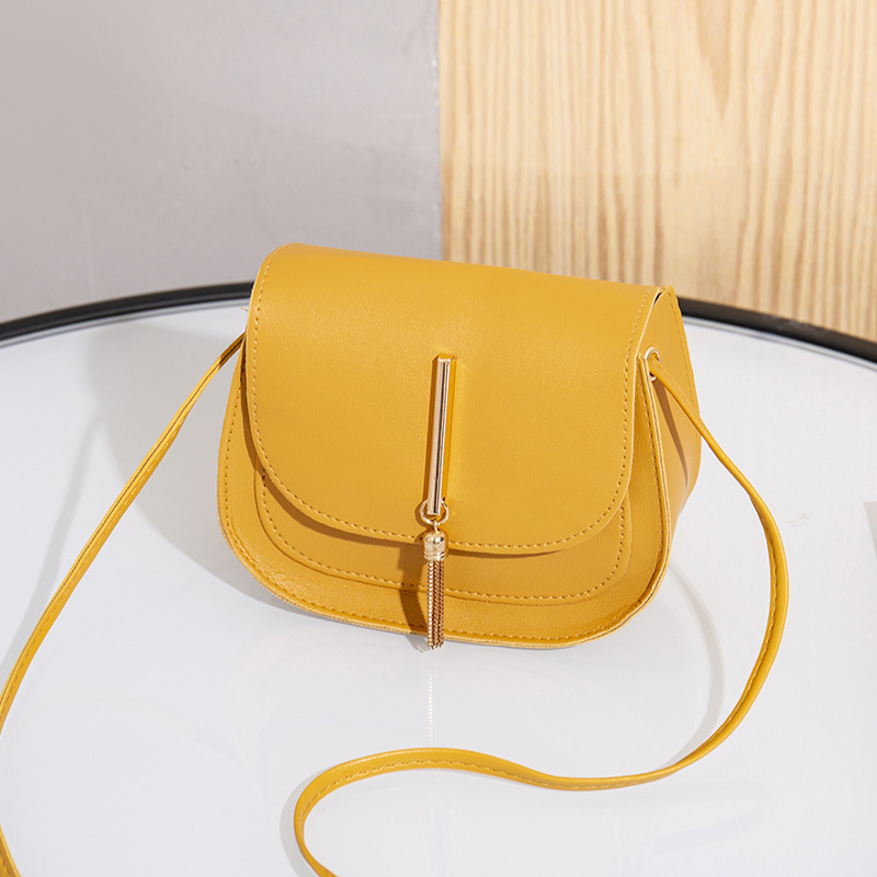 Golden tassel double-layer semi-circular single shoulder saddle bag fashionable and casual mobile phone bag, small bag
