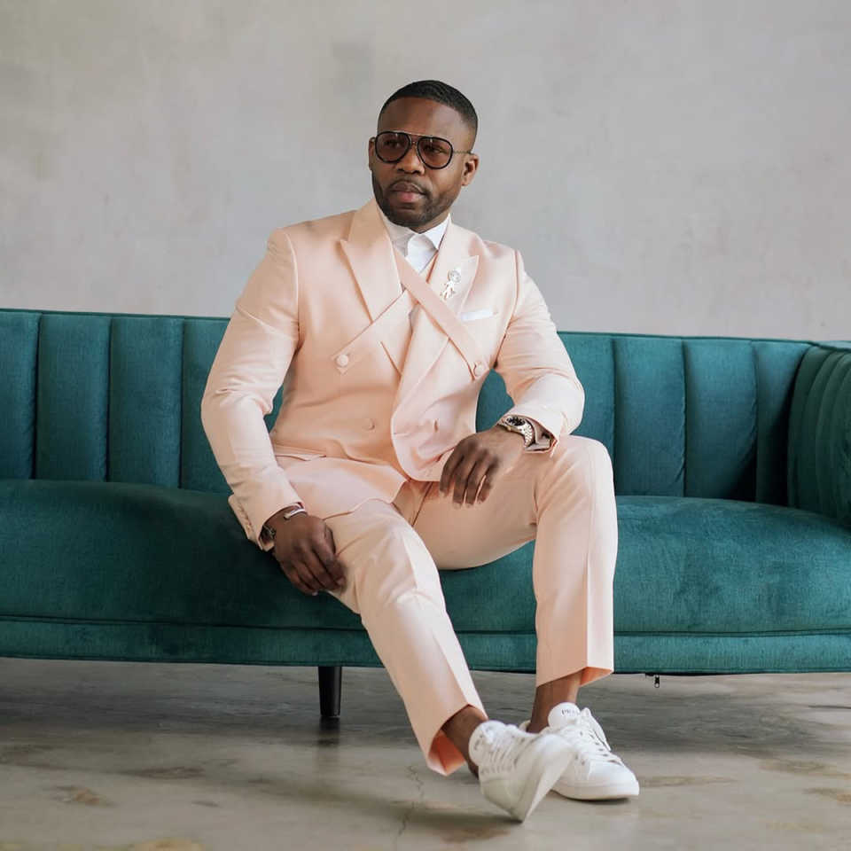 Handsome Pink Mens Tuxedos Peaked Lapel Double Breasted 2 Pieces Groom Dinner Party Male Prom Blazers Customized Coustome Homme