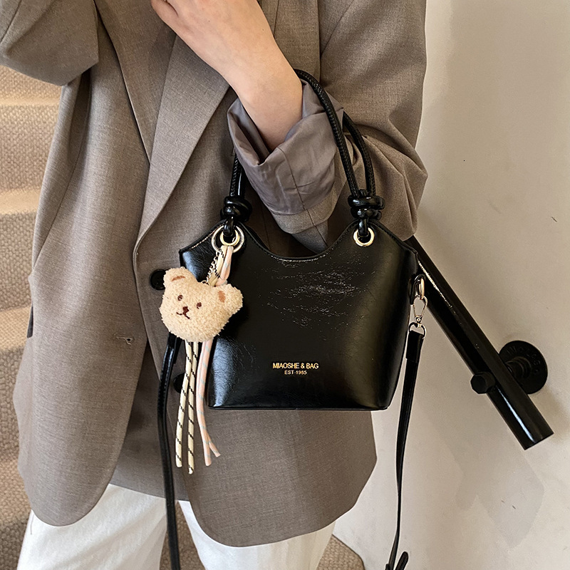 2025 New Handbag Pink Designer Bag for Women Fashion Pu Leather Bucket bag