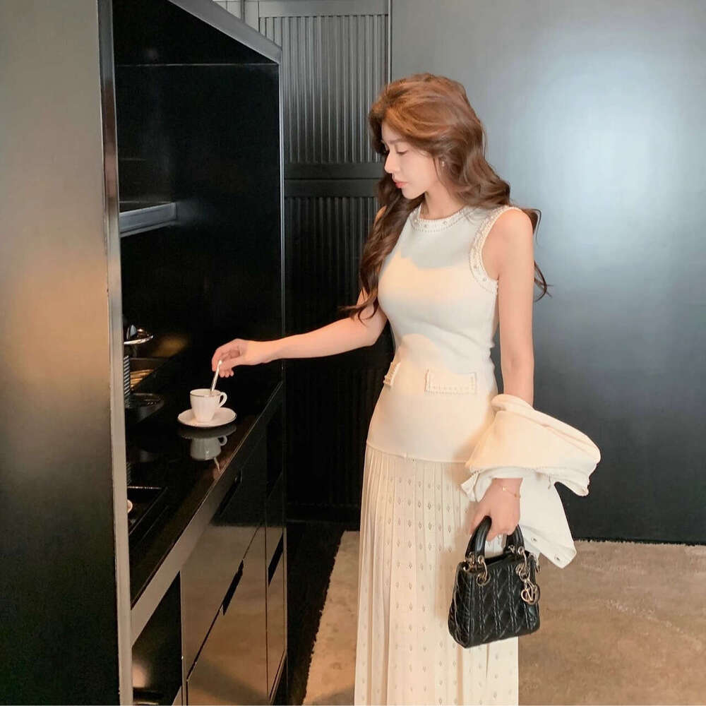 2025 Spring Summer Elegant Socialite Pearl Decorated Round Neck Sleeveless Knitted Slim Long Dress