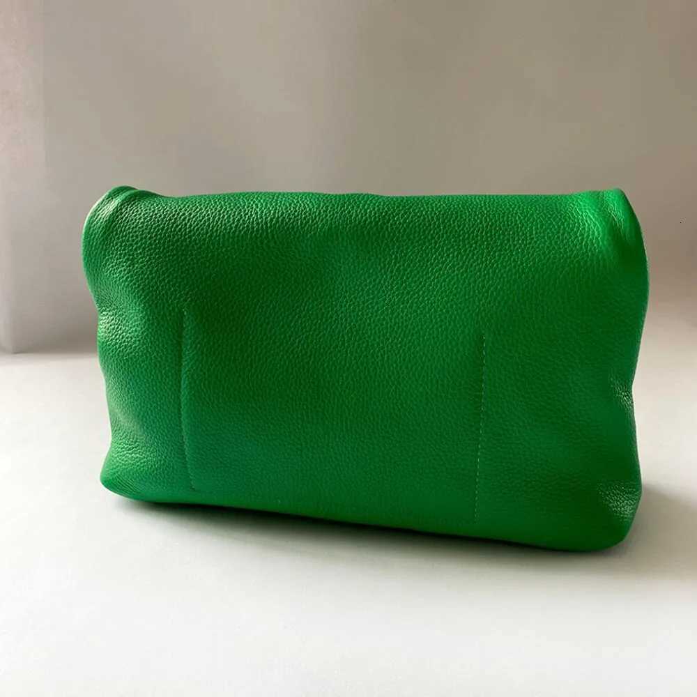 100% genuine leather Cowhide Handbag High Quality Leather Womens Foldable Designer Handbag Simple Magnet Handle Bags Y250730