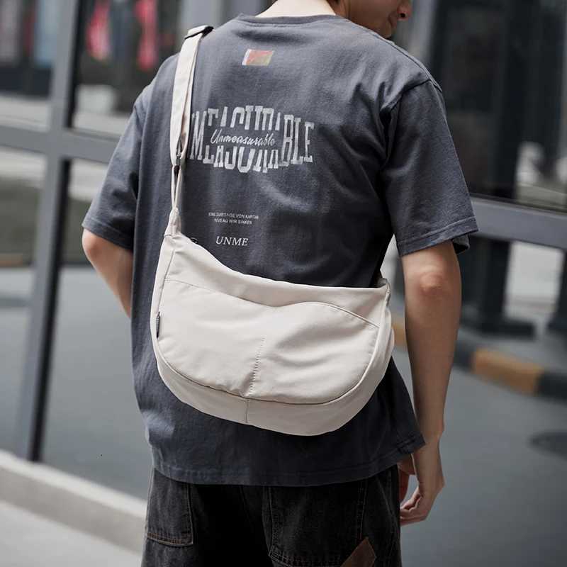 MOYYI Light Weight Minimalism Hobo Crossbody Bag Men Women Fashion Thin Banana Crescent Shoulder Bag Nylon Cross Body iPad Bag Y250730