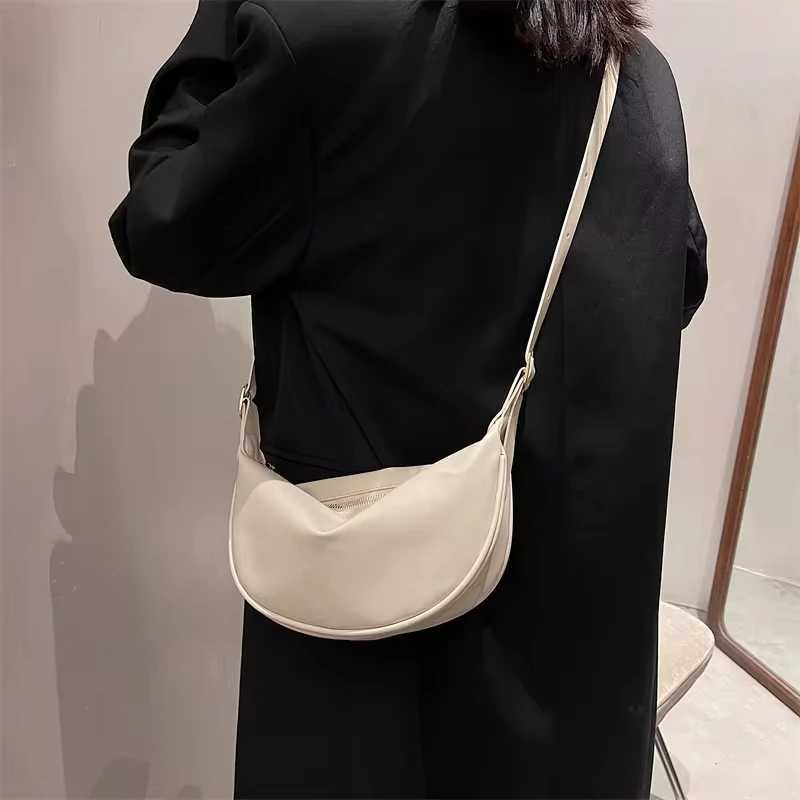 New FAshion Womens Hobos Sac Soft Leather Shoulder Messenger Bags for Women Wide Feamel Half Moon Purse and Handbags Y250730
