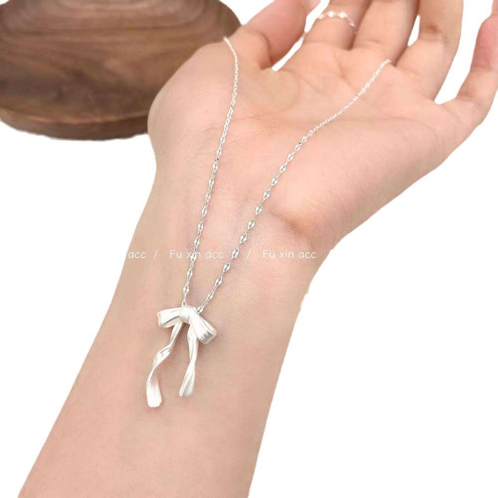 French Style Sier Ribbon Bow Necklace for Women, Light Niche High-end Clavicle Chain, Fashionable Versatile Long Neck Chain 9a8