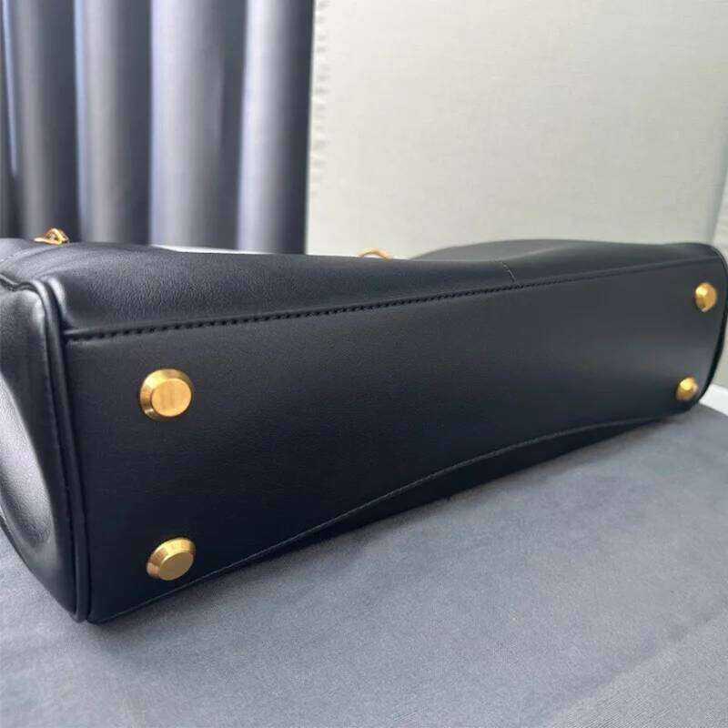 2025 Leather Handbag Large Capacity Portable Crossbody Leisure Multi functional Commuter Women's Shoulder Bag