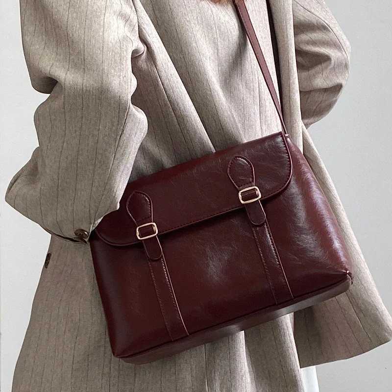 Vintage Womens Shoulder Bag Large Capacity Ladies Tote Purse Handbags Pu Leather Female Messenger Bags College Book Bag Y250730