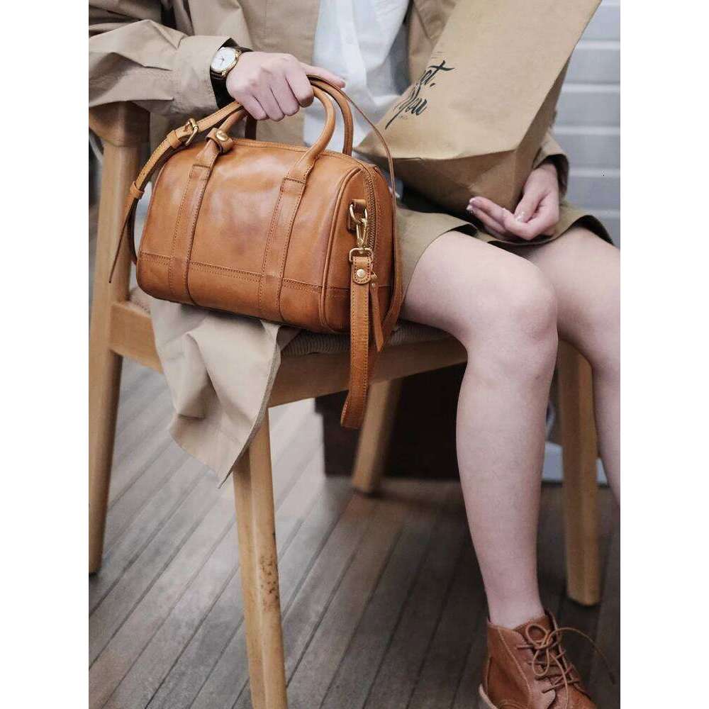 OLOEY British Retro Women's Handbag Boston Soft Leather Sense Single Shoulder Commuter Bag Crossbody Niche Design Bags