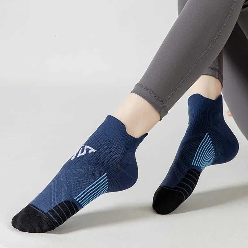 4pairs/Lot Womens Mens Compression Breathable Basketball Sports Cycling Running Towel Socks High Elastic Tube Socks Z250731