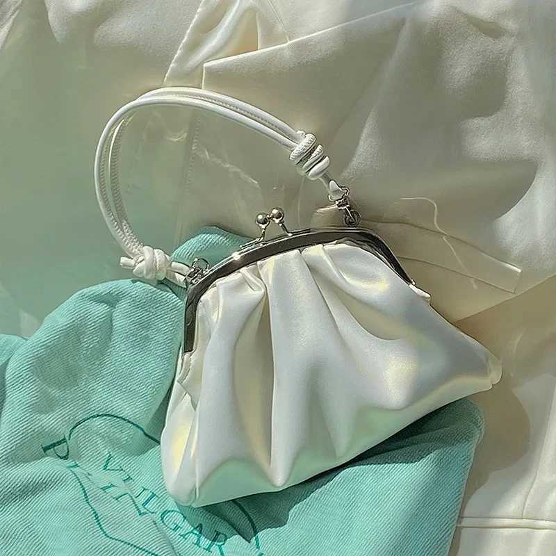 Pink White Cloud Small Handbags 2023 Ladies Daily Shopping Bags Chains Shoulder Bag Crossbody Prom Party Purses Clutch for Women Y250730