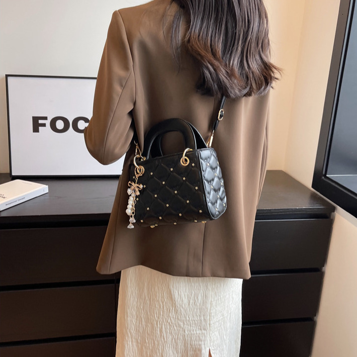 Women's New Diamond Studded Diana Bag Free Shipping Designer Luxurious And Fashionable Diamond Grid Mini Handbag Texture Popular Single Shoulder 