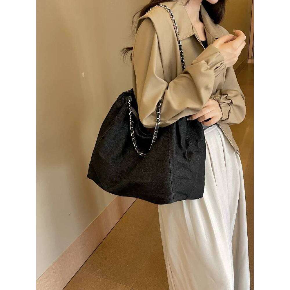 Large Capaci Commuter Women's Bags 2024 New Faion Denim Chain Tote Spring Summer Feel Single oulder Bag Soft Handle