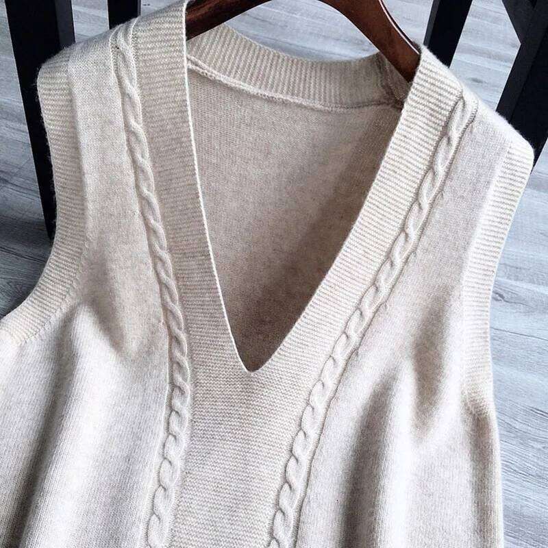 Designer Clothing 2025 Wool Cashmere Women V-Neck Thick Sleeveless Wild Sweater Autumn Large Size Waistcoat Knit Vest Pullover