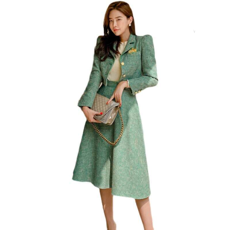 2025 Spring Socialite Women's Fashion Elegant Small Blazer + Fashionable Waist-Cinching Midi Skirt Two-Piece Set