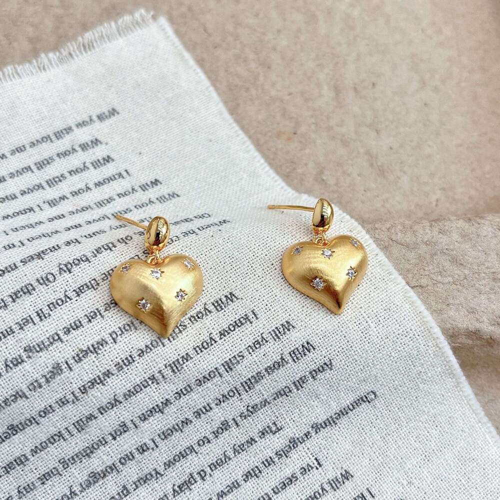 New Simple High-end Unique Personality Temperament Gold Heart-shaped Earrings for Women 68c