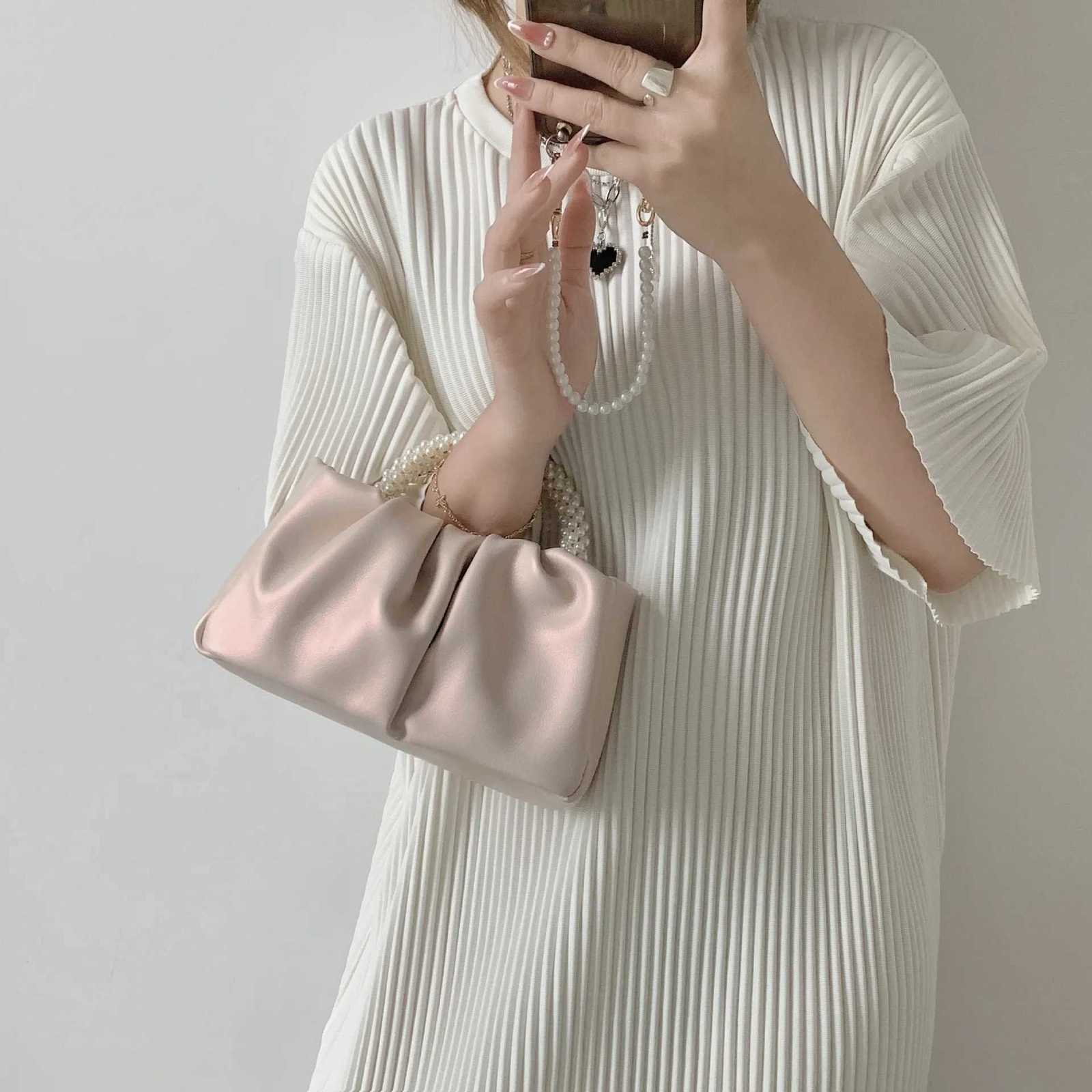 Pearl Beaded Handle Handbags 2024 New Fashion White Folded Cloud Small Tote Handbag Clutches For Women Temperament Shoulder Bag Y250730
