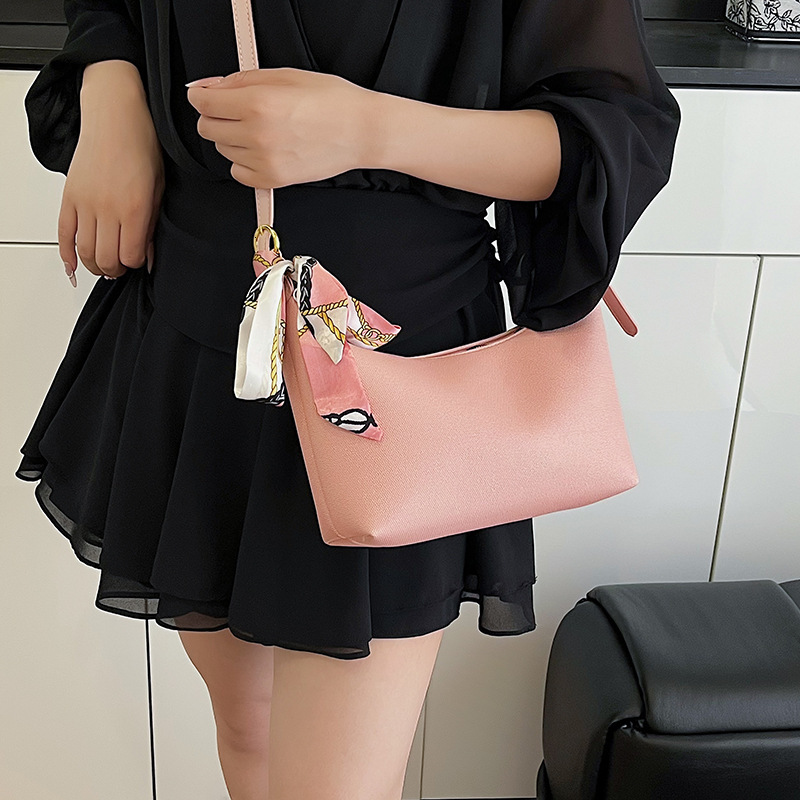 High-end Large Capacity Underarm for Women 2025 New Fashion Light Luxury Handbag Versatile Commuter Crossbody Bag ddmymoon