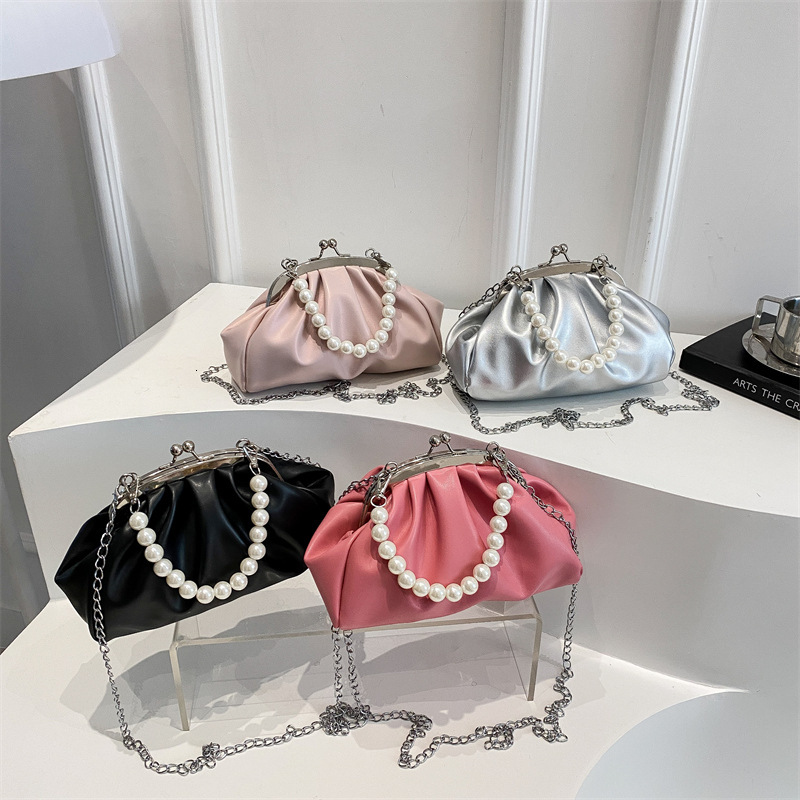 Pearl Handheld Cloud for Women 2025 New Niche Pleated Chain Crossbody Small Exquisite Clip Bag ddmymoon