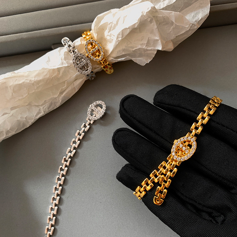 New Style Gold And Silver Full Diamond Designer Madam Bracelet Retro Pig Nose Open Bracelet For Women, Light Luxury Niche Exquisite High-end Jewelry