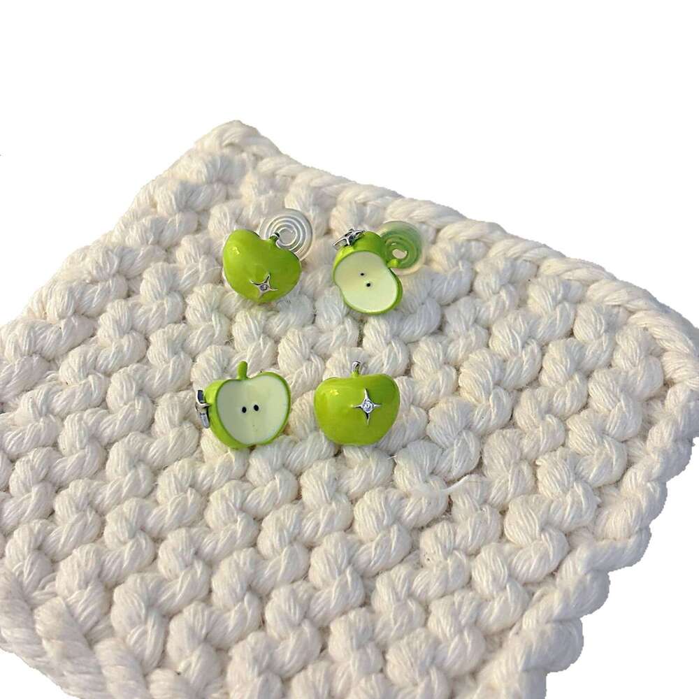 Cute Design Asymmetric Green Apple Earrings Clips Fresh Sweet Niche Trend Commuting Versatile Ear Accessories a4d