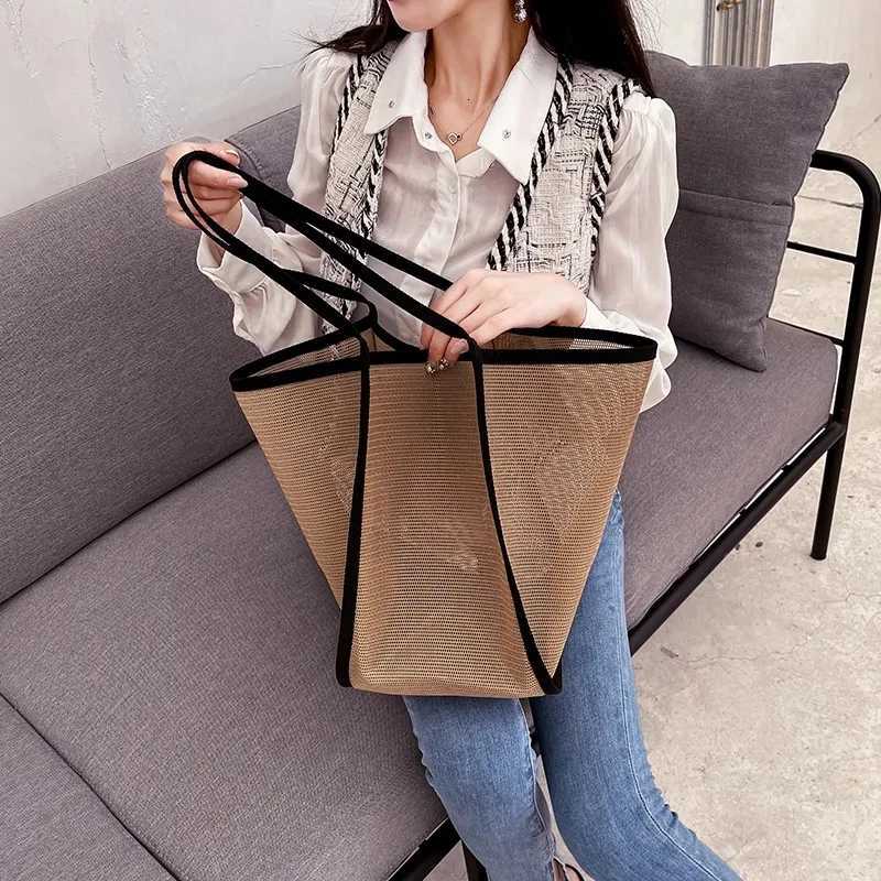 Fashion Large Capacity Handbag Mesh Hollow Out Design Beach Travel Bag for Women Single Shoulder Bag Female Shopper Totes G250729