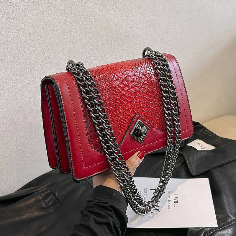 designer bag Retro Ladies Shoulder Crossbody Fashion Chain Women's Bag Metal Turn Lock Fish Scale Decoration PU Material