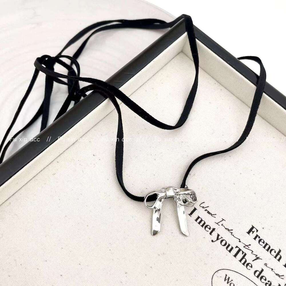 Minimalist Metal Bow Fashion High-end Tie Multi-wear Clavicle Chain Personality Versatile Choker Necklace d11